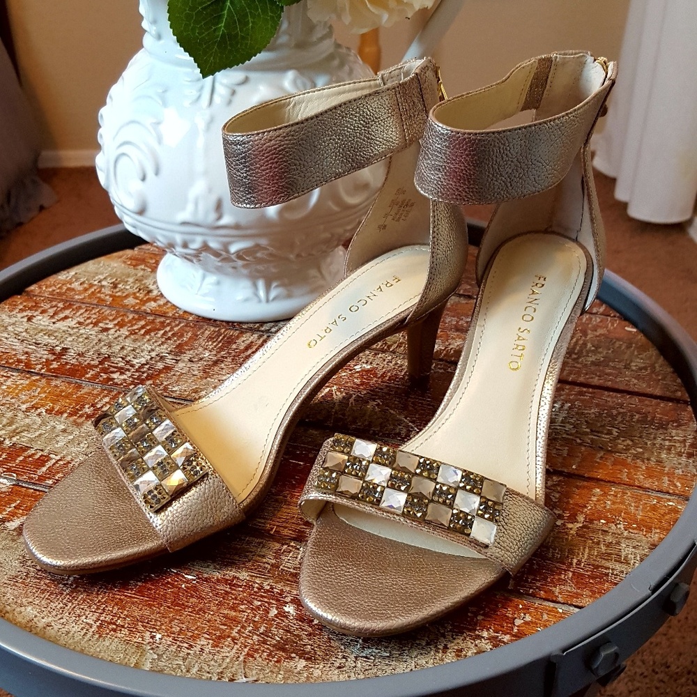 💜 Franco Sarto Gold Heel - Picture 1 of 7